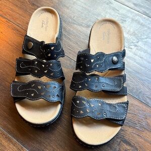NWOT Clarks Womens Laurieann Echo black leather sandals women's size 8.5 (BL)
